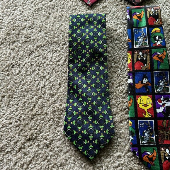 VTG 90s Looney Tunes Neckties Lot of 12 AOP Baseball Halloween Valentine's Day - Picture 5 of 13